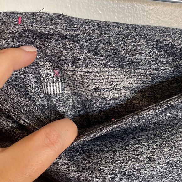 Victoria's Secret- Knockout Capri in Marled marled grey/black-Size medium - Picture 5 of 11